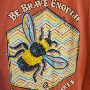 Graphic Bee T-Shirt - Rust Red